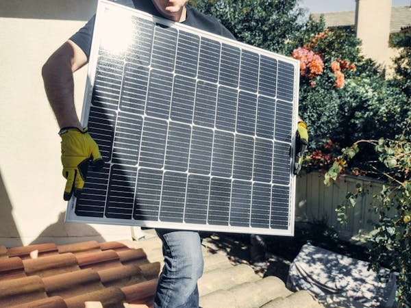 Taille panneau photovoltaïque : choisissez la bonne dimension